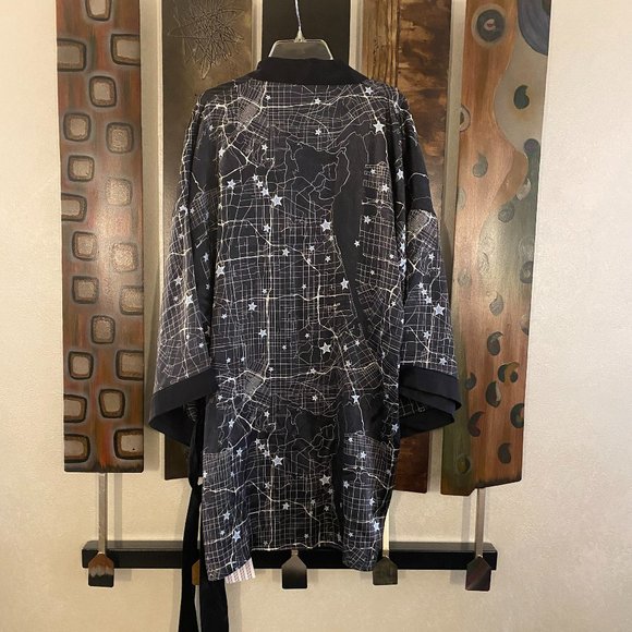 NWT Fred Segal black white and blue Star Map print, size XS/S, 100% silk robe - Picture 4 of 8